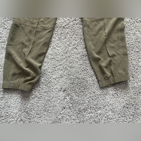 Theory silk cargo pants, size medium WORN ONCE and dry cleaned - Picture 8 of 11